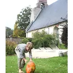 Dom wakacyjny Chateau D'harcelaines Maisnieres