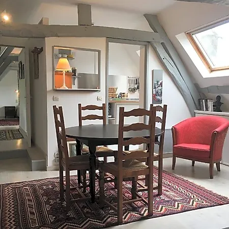 Hébergement de vacances Château D'harcelaines *