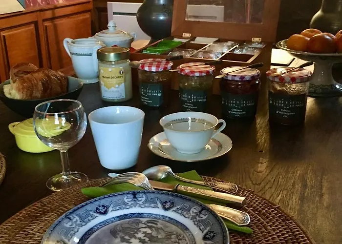 Holiday home Chateau D'harcelaines