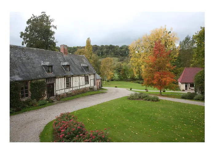 Holiday home Chateau D'harcelaines *