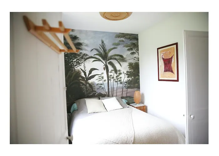 Chateau D'harcelaines Maisnieres