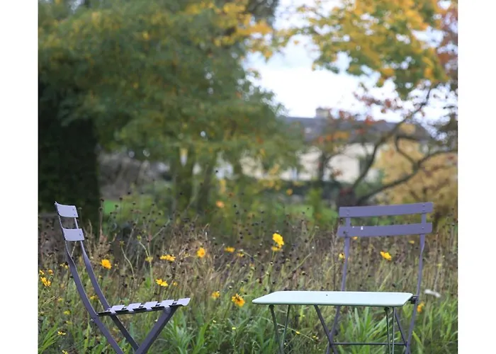 Chateau D'harcelaines * Maisnieres