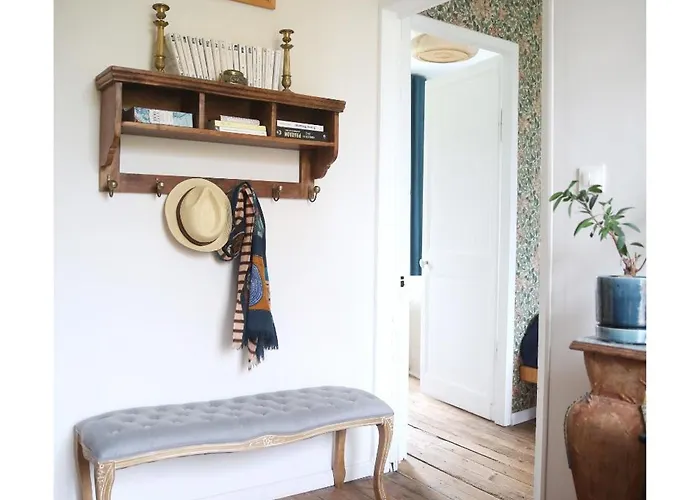 Chateau D'harcelaines * Maisnieres