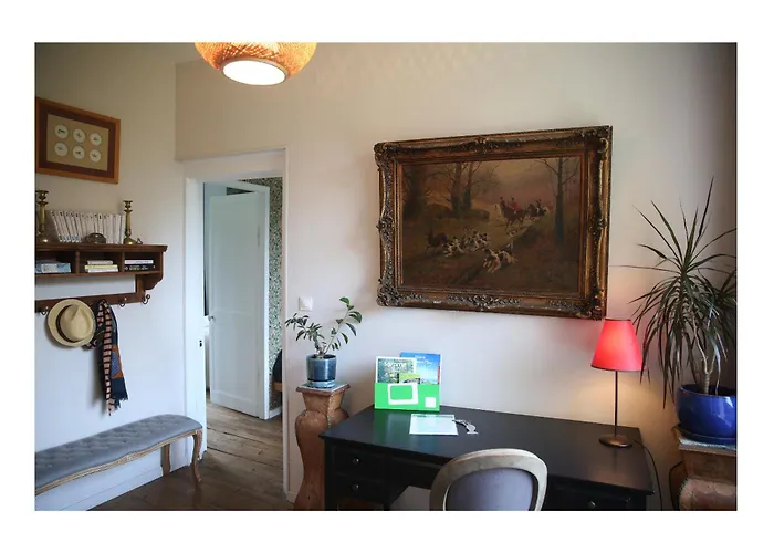 Chateau D'harcelaines Holiday home Maisnieres