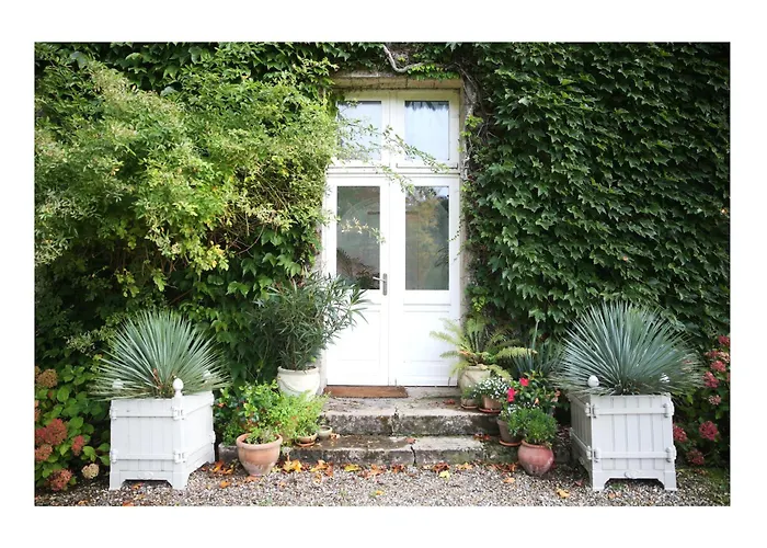 Holiday home Chateau D'harcelaines